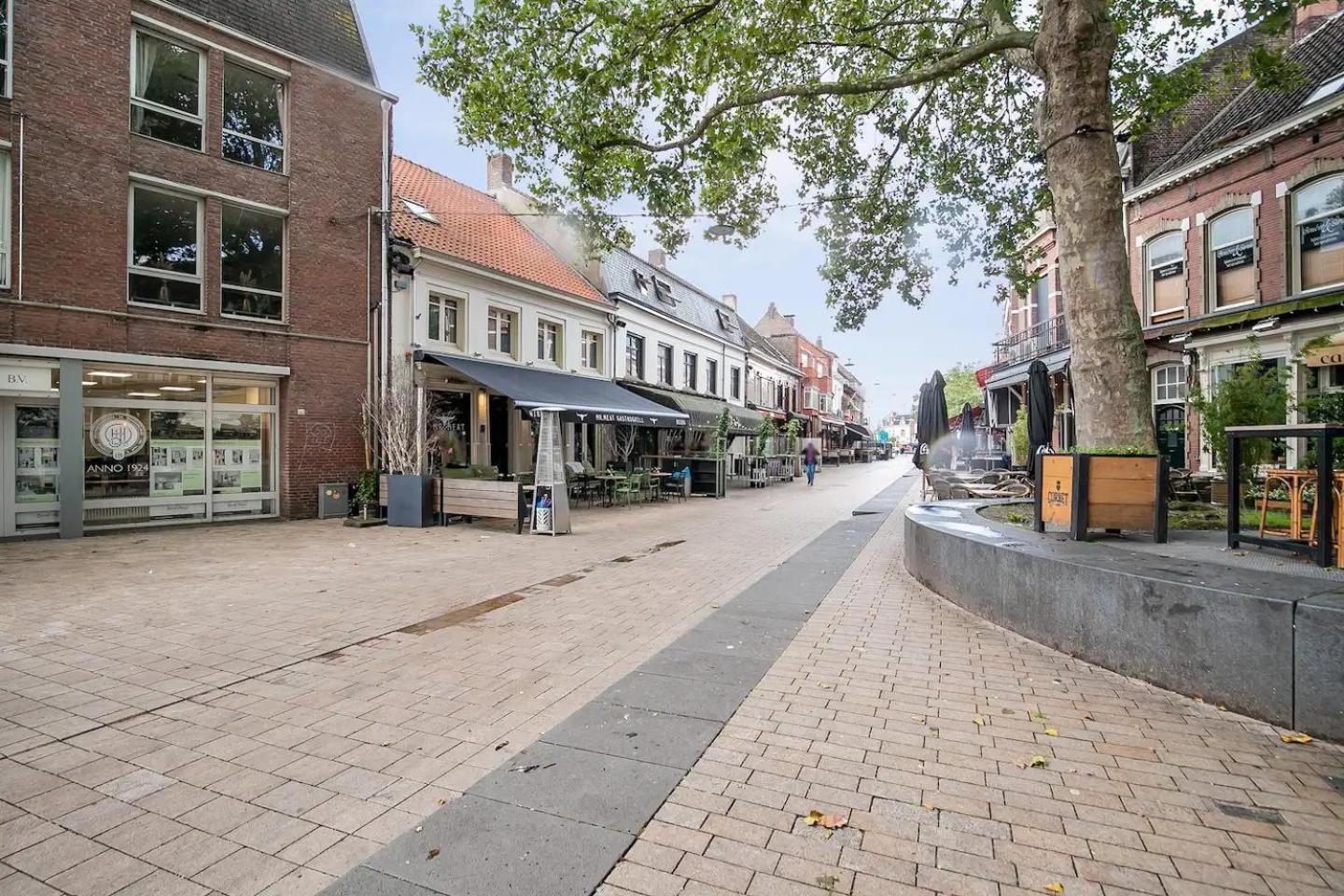 6P Hotspot Wifi Near Poppodium013 And City Center Tilburg Exterior photo
